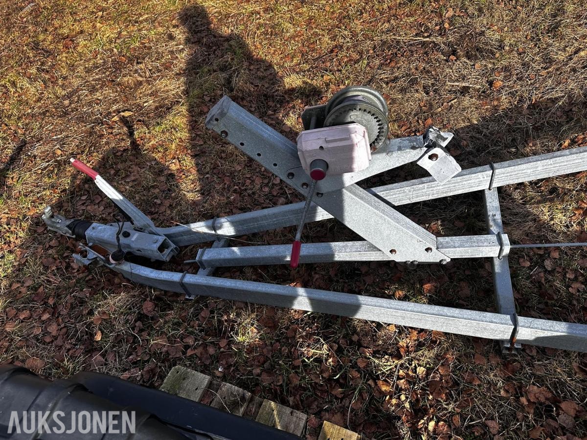 Tandemakslet  båthenger med vinsj